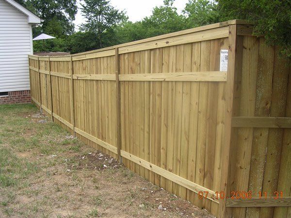 Capped top privacy fence with 6x6 post