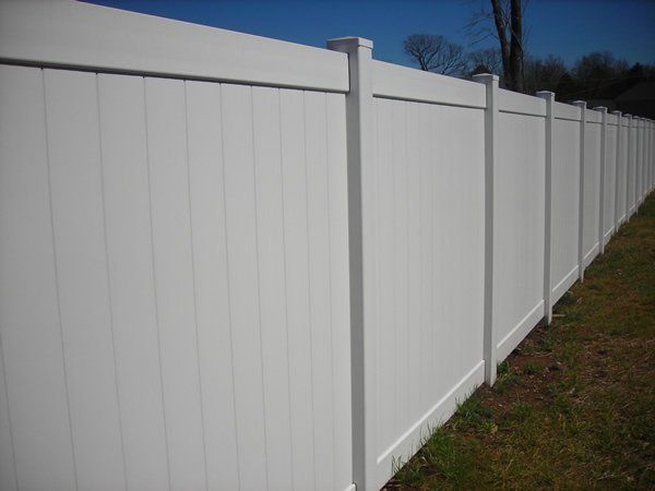 Chesterfield vinyl fence 4
