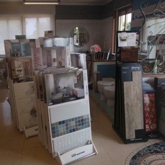 magazzino con marmi per edilizia