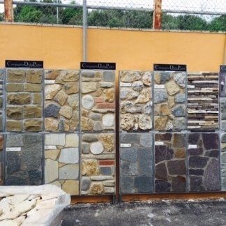 deposito con pietre per arredo