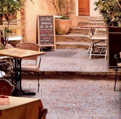 pavimento per esterni in mattonelle