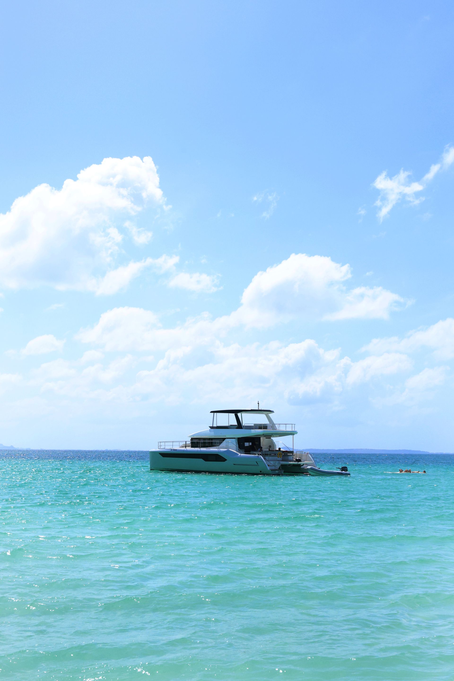Leopard 53 ft, from side view in Saint-Martin