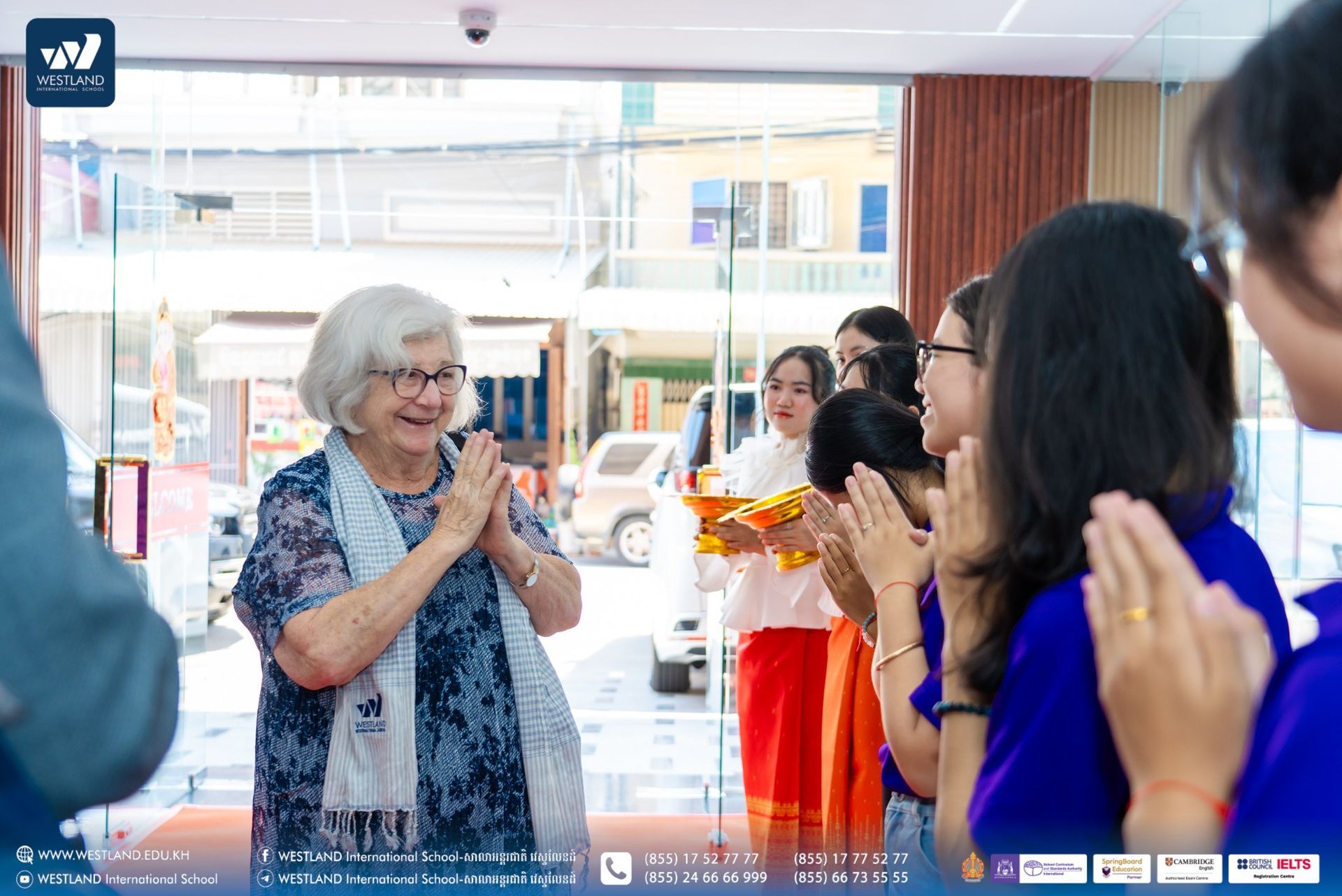 នារសៀលថ្ងៃព្រហស្បតិ៍ ទី២០ ខែកុម្ភៈ ឆ្នាំ២០២៥ ឯកឧត្តមឧកញ៉ាបណ្ឌិត ជា ដាណា ស្ថាបនិកនៃសាលាអន្តរជាតិ វេស្ទលែនដ៍ អមដំណើរដោយ នាយកសាលា និងគណៈគ្រប់គ្រងសាលា បានអញ្ជើញទទួលស្វាគមន៍គណៈប្រតិភូអប់រំជាន់ខ្ពស់អូស្រ្តាលី លោកស្រី Pauline White និង លោក Roshan Perera ប្រកបដោយភាពរាក់ទាក់ និងភាពកក់ក្តៅជាទីបំផុត។
លោកស្រី Pauline White ជាប្រធានក្រុមប្រឹក្សាភិបាល អាជ្ញាធរស្តង់ដាកម្មវិធីសិក្សាចំណេះទូទៅអន្តរជាតិ នៃនាយកដ្ឋានអប់រំរដ្ឋាភិបាលអូស្ត្រាលីភាគខាងលិច អមដំណើរដោយ លោក Roshan Perera ជំនួយការនាយកប្រតិបត្តិ អាជ្ញាធរស្តង់ដាកម្មវិធីសិក្សា ចំណេះដឹងទូទៅ នៃនាយកដ្ឋានអប់រំ រដ្ឋាភិបាលអូស្ត្រាលីភាគខាងលិច និងលោក សែន ពិដែត នាយកគ្រប់គ្រងក្រុមហ៊ុនស្ព្រីងប៊តហ្វអេឌ្យូខេស្សិន បានធ្វើទស្សនកិច្ចផ្លូវការពីវឌ្ឍនភាពហេដ្ឋារចនាសម្ព័ន្ធ និងសម្ភាររូបវ័ន្ត អគារសិក្សាទី៣នៃសាលាអន្តរជាតិ វេស្ទលែនដ៍ ព្រមទាំងវាយតម្លៃកម្មវិធីសិក្សាចំណេះទូទៅអន្តរជាតិស្តង់ដាអូស្រ្តាលី ដែលកំពុងដំណើរការនៅសាលាអន្តរជាតិ វេស្ទលែនដ៍។ ក្នុងដំណើរទស្សនកិច្ចនេះ លោកស្រី Pauline White និងសហការី បានមើលការតាំងពិព័រណ៍បង្ហាញស្នាដៃសិស្សចំណេះទូទៅអន្តរជាតិស្តង់ដាអូស្រ្តាលីក្នុងឆមាសទី១។ លោកស្រីបានកោតសរសើរពីសមត្ថភាពរបស់សិស្សានុសិស្សអន្តរជាតិ និងបានវាយតម្លៃខ្ពស់លើការបង្រៀនរបស់លោកគ្រូ អ្នកគ្រូ ព្រមទាំងការរៀបចំរបស់សាលាអន្តរជាតិ វេស្ទលែនដ៍ សម្រាប់ការអប់រំប្រកបដោយគុណភាពខ្ពស់ស្របតាមយុគសម័យ បច្ចេកវិទ្យាសតវត្សរ៍ទី២១។
សាលាអន្តរជាតិ វេស្ទលែនដ៍ គឺជាសាលាទី១ ក្នុងក្រុងតាខ្មៅដែលទទួលបានអាជ្ញាបណ្ណអនុវត្តកម្មវិធីសិក្សា ចំណេះទូទៅអន្តរជាតិ ស្តង់ដាអូស្រ្តាលី ជាផ្លូវការក្រោមការគាំទ្ររបស់អាជ្ញាធរស្តង់ដាកម្មវិធីសិក្សាចំណេះទូទៅអន្តរជាតិ នៃនាយកដ្ឋានអប់រំរដ្ឋាភិបាលអូស្ត្រាលីភាគខាងលិច។ សិស្សបញ្ចប់ថ្នាក់ទី១២ នៃកម្មវិធីសិក្សាចំណេះទូទៅអន្តរជាតិនៅ សាលាអន្តរជាតិ វេស្ទលែនដ៍ នឹងទទួលបាន សញ្ញាបត្រមធ្យមសិក្សាទុតិយភូមិចេញដោយក្រសួងអប់រំអូស្រ្តាលី ដែលមាន ការទទួលស្គាល់ជាសាកល និងមានតម្លៃសមមូលនឹងសញ្ញាបត្រ មធ្យមសិក្សាទុតិយភូមិចំណេះទូទៅខ្មែរ ចេញដោយក្រសួងអប់រំ យុវជន និងកីឡាកម្ពុជា។ ដូច្នេះសិស្សានុសិស្សសិក្សាចំណេះទូទៅអន្តរជាតិនៅសាលាអន្តរជាតិ វេស្ទលែនដ៍ នឹង ទទួលបានសញ្ញាបត្រចំនួន ២ក្នុងពេលតែមួយ។ សន្សំសំចៃថវិការ សិក្សានៅវេស្ទលែនដ៍ ទទួលបានសញ្ញាបត្រមកពី ក្រសួងអប់រំអូស្រ្តាលី។
-----------------------
Visit to Westland 3 Campus by the high-level Australian education delegation.
Western Australian International Curriculum
On the afternoon of Thursday, February 20th, 2025, H.E.Oknha Dr. Chea Dana, Founder of Westland International School, along with the school principal and management team, warmly welcomed a high-level Australian education delegation led by Ms. Pauline White and Mr. Roshan Perera.
Ms. Pauline White, Chair of the Board of the School Curriculum and Standard Authority, Department of Education of Western Australia Government, accompanied by Mr. Roshan Perera, Assistant Executive Director, Certification and Testing of the School Curriculum and Standard Authority, Department of Education of Western Australia Government and Mr. Sen Pidet, Managing Director of Springboard Education. The delegation conducted an official visit to assess the progress of Westland International School’s infrastructure, including its newly developed third academic building. They also evaluated the implementation of the Western Australian Curriculum currently operating at the school. During the visit, Ms. White and her colleagues observed an exhibition showcasing students’ achievements from the first semester under the Western Australian Curriculum. She highly praised the students' competencies, commended the dedication of the teaching staff, and recognized the school’s commitment to providing high-quality education aligned with 21st-century technological advancements.
Westland International School remains the first school in Takhmao City accredited to implement the Western Australian Curriculum. Students who complete Grade 12 under this program will receive an internationally recognized diploma issued by the Australian Ministry of Education, which is equivalent to Cambodia’s National High School Diploma issued by the Ministry of Education, Youth, and Sports. As a result, students graduating from Westland International School’s Western Australian Curriculum will obtain two diplomas—one from Cambodia and one from the Australian Ministry of Education—enhancing their academic and career opportunities both locally and globally.