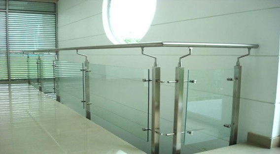 baranda de vidrio