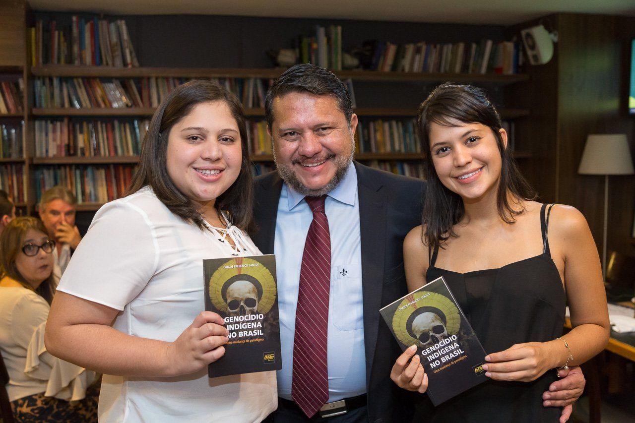lançamento-livro-genocídio-indigena-no-brasil-carlos-frederico