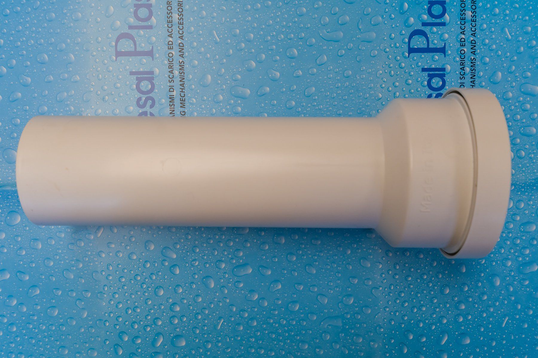 componente in plastica di tubazione di scarico