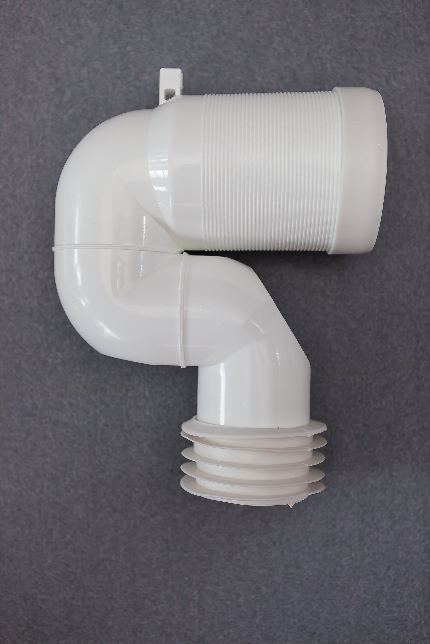 tubo in plastica con curvatura