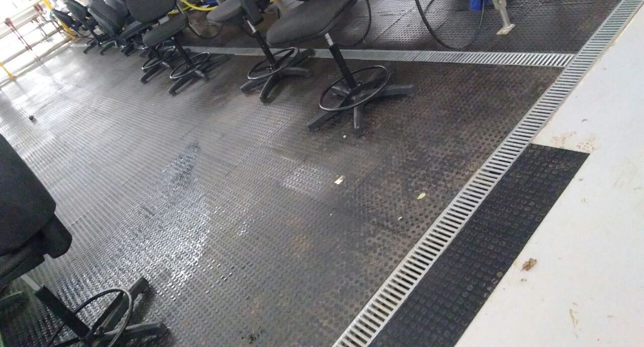 PISO EMBORRACHADO