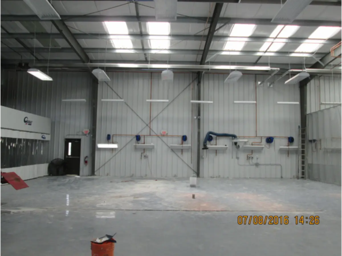 A picture of a building taken on 07/04/2015