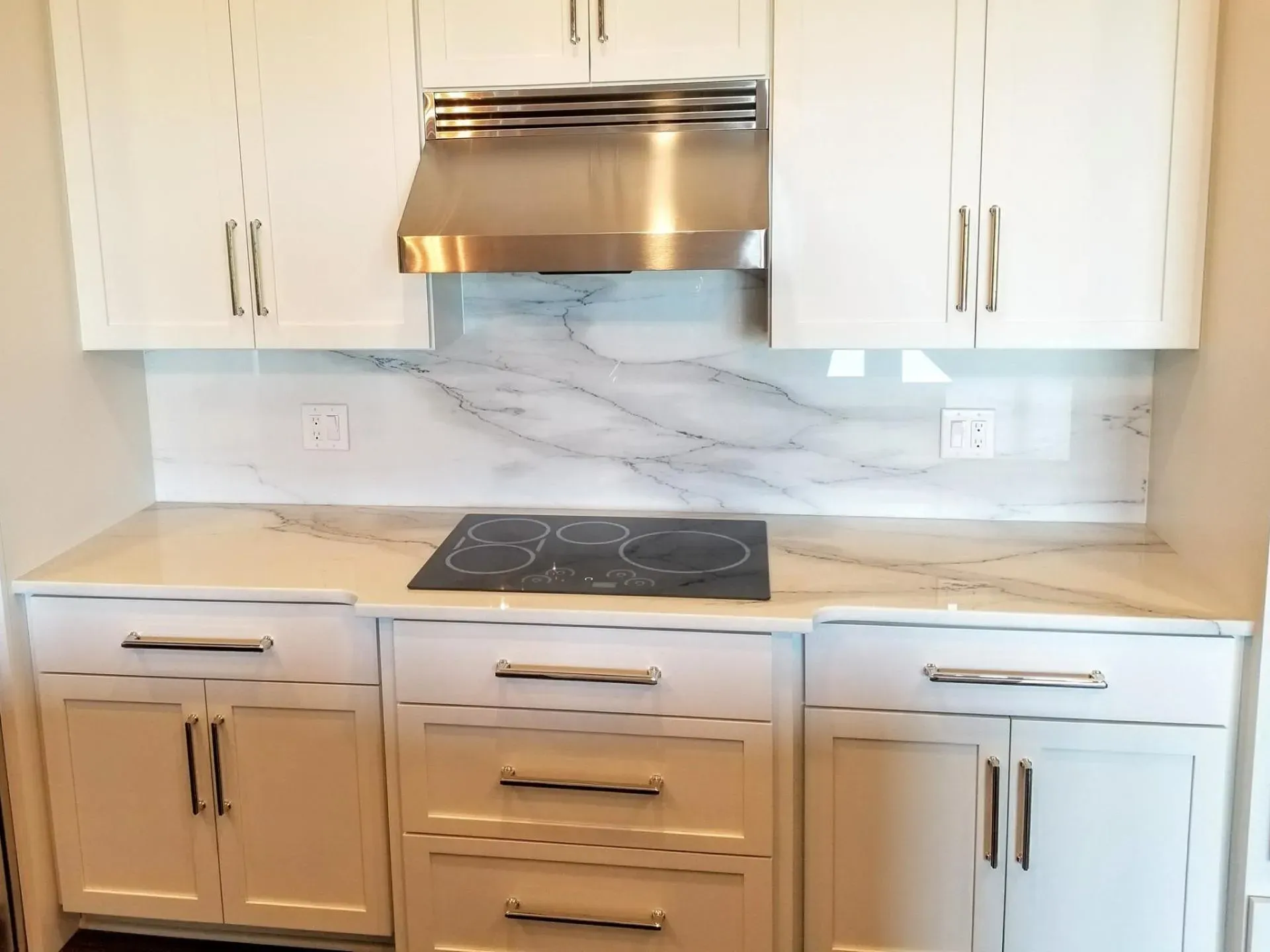 Countertop In The Kitchen With Stove — Louisville, KY — ELeet Stone Countertops