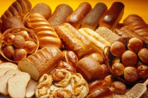 Bakery product assortment with bread