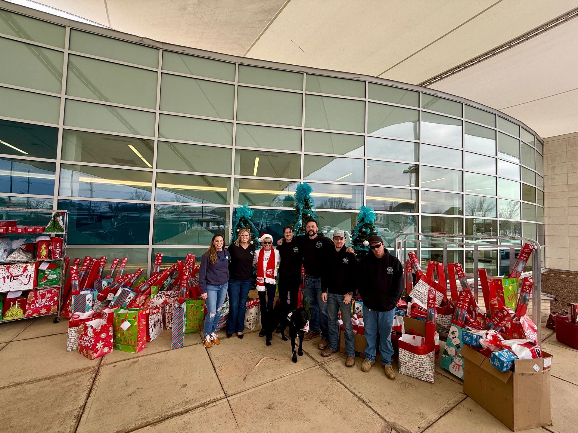 A blue circle is surrounded by other blue circles on a white background