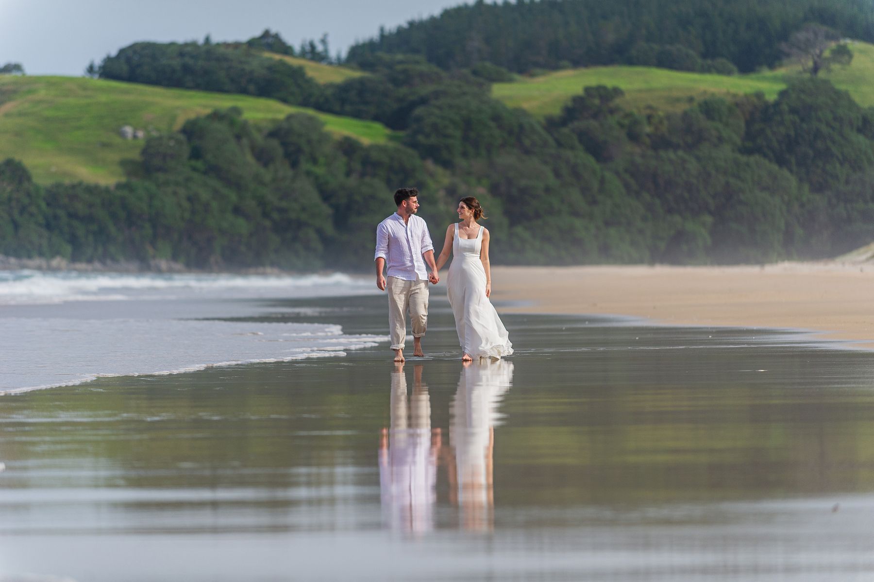 Marriage Celebrant Susanne Linow with a wedding couple