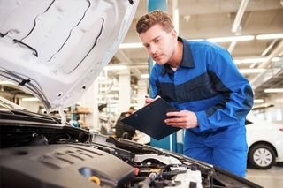 Mechanic on work—auto repair services in Oldsmar, FL
