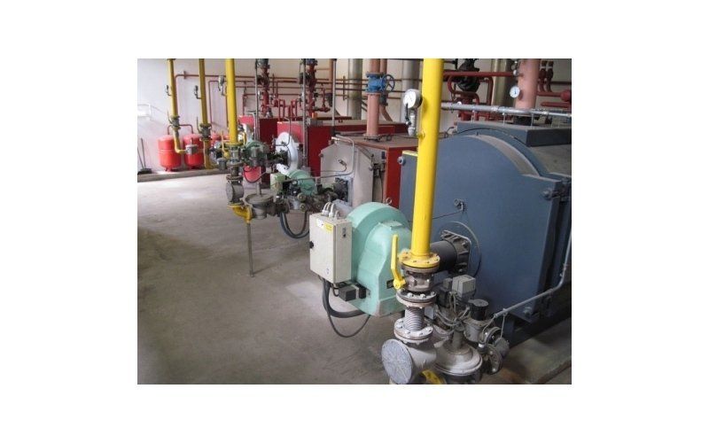 bruciatori in un capannone inudstriale