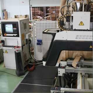 macchinario per la realizzazione di infissi