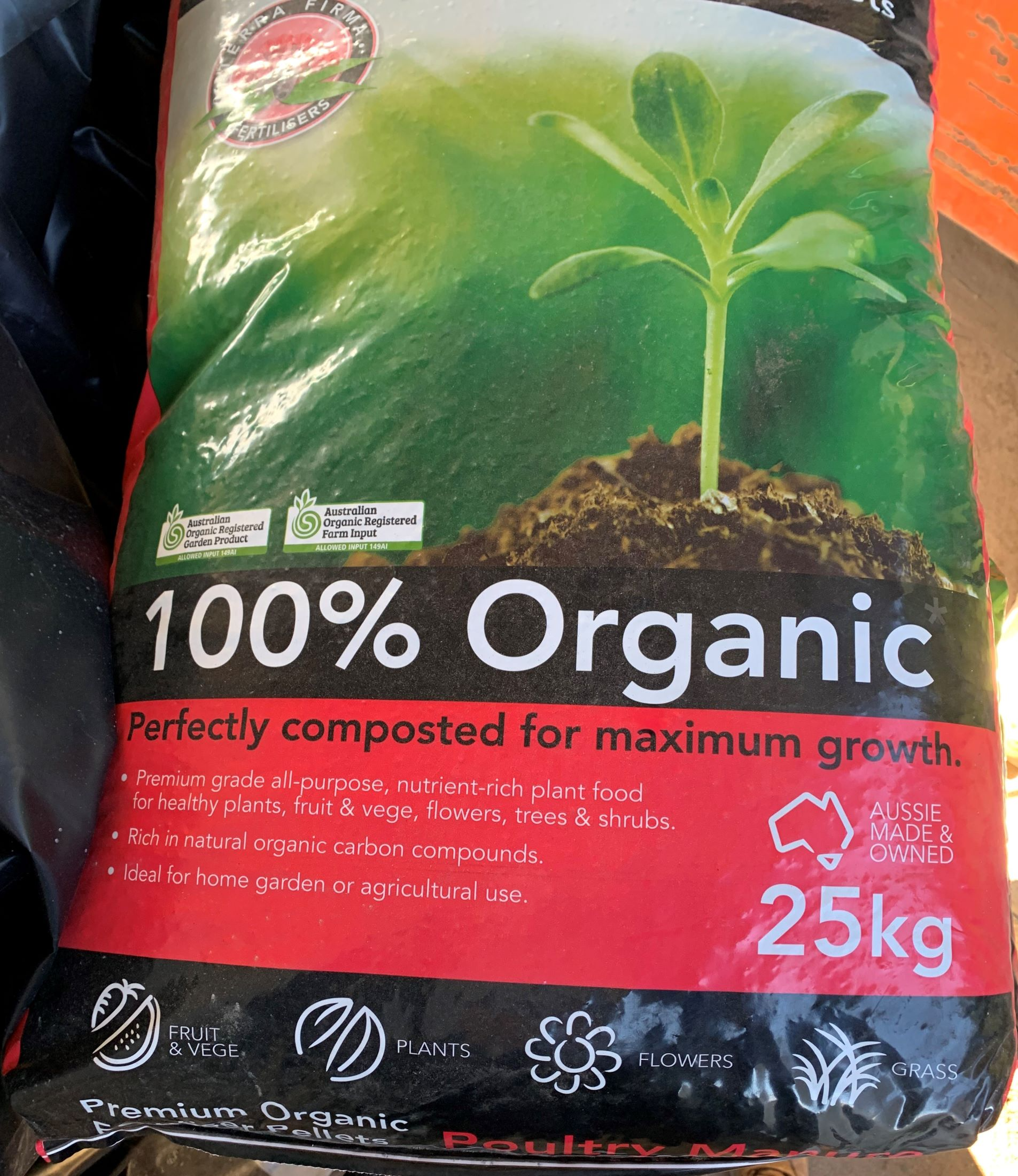 100% Organic Lifter — Landscaping Supplies in Maclean, NSW