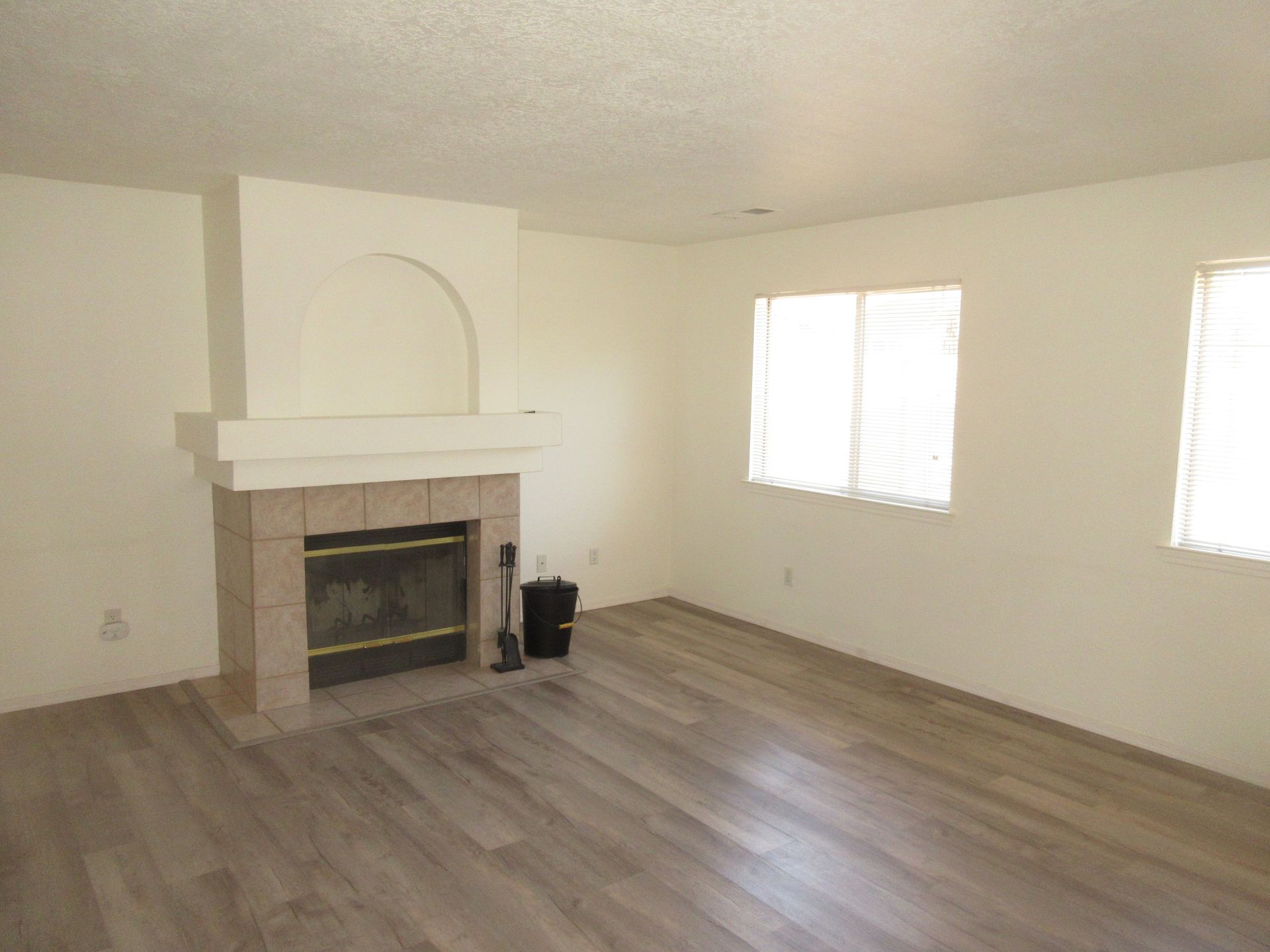 6615 Charwood Road in Albuquerque, NM - Call Advantage Pointe Properties