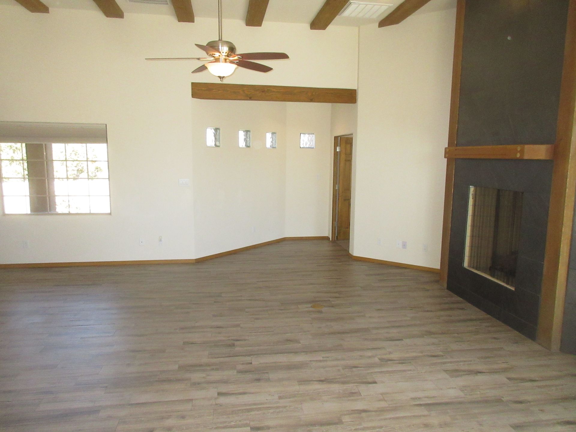 Inside view of the great room of a rental property in Placitas, NM with Advantage Pointe Properties that is 3BDR/2BA/3CG
