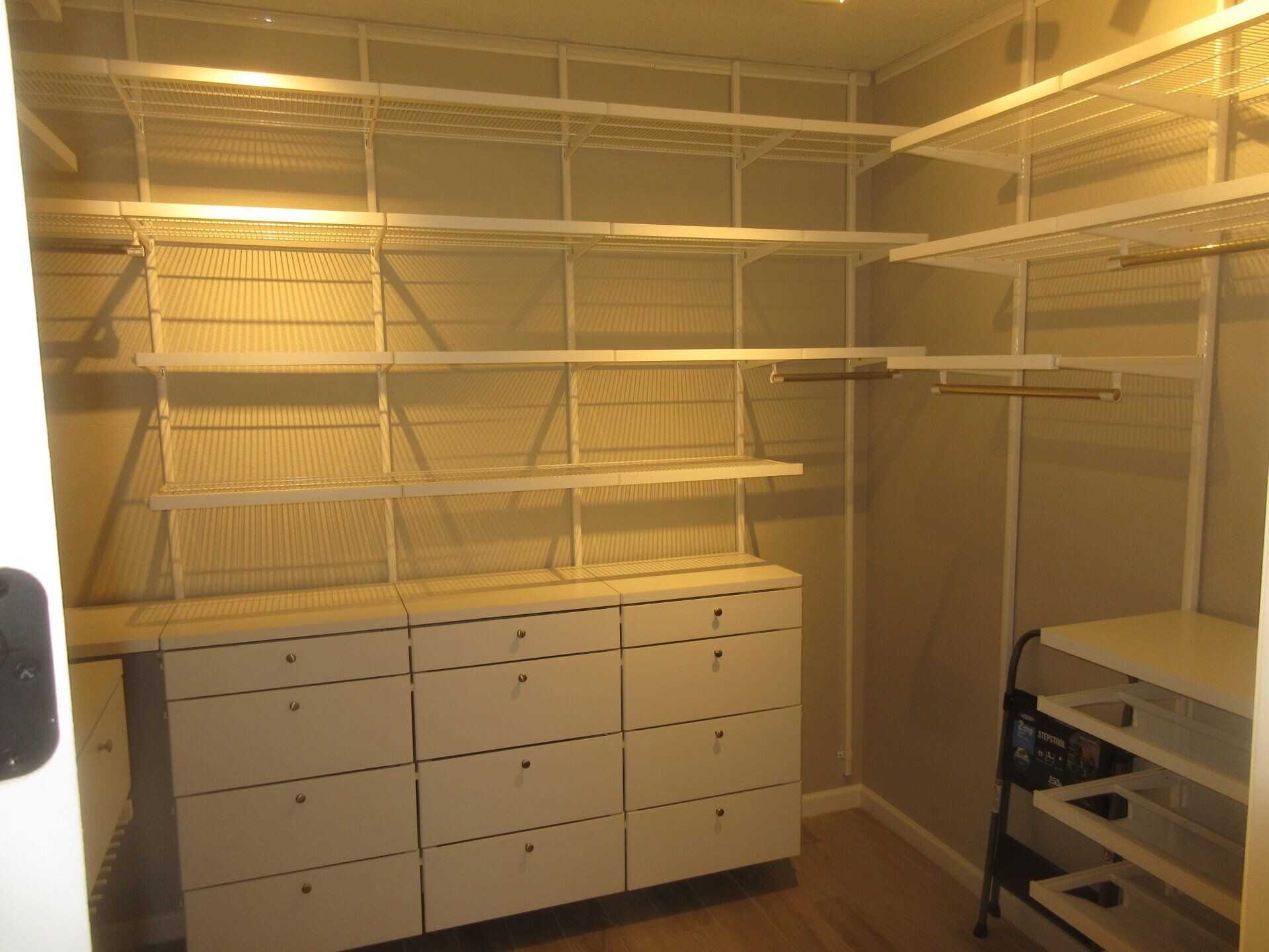 This home has 3BR with Home Office/Study, 2BA, 2CG - Call Advantage Pointe Properties to learn more today!