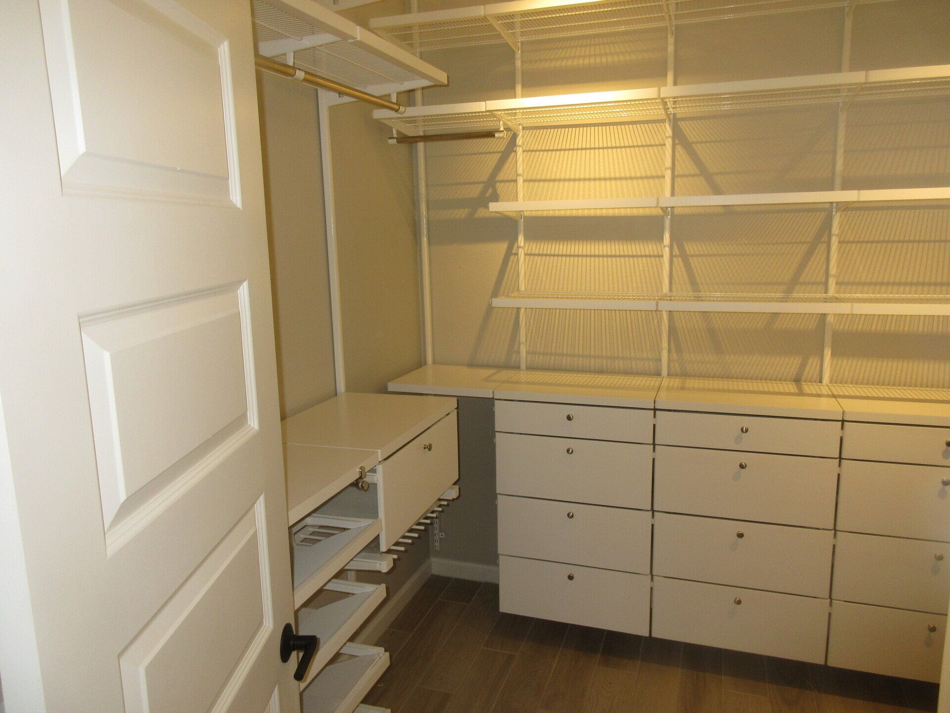 This home has 3BR with Home Office/Study, 2BA, 2CG - Call Advantage Pointe Properties to learn more today!