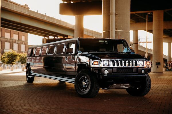 Hummer limo rental for weddings