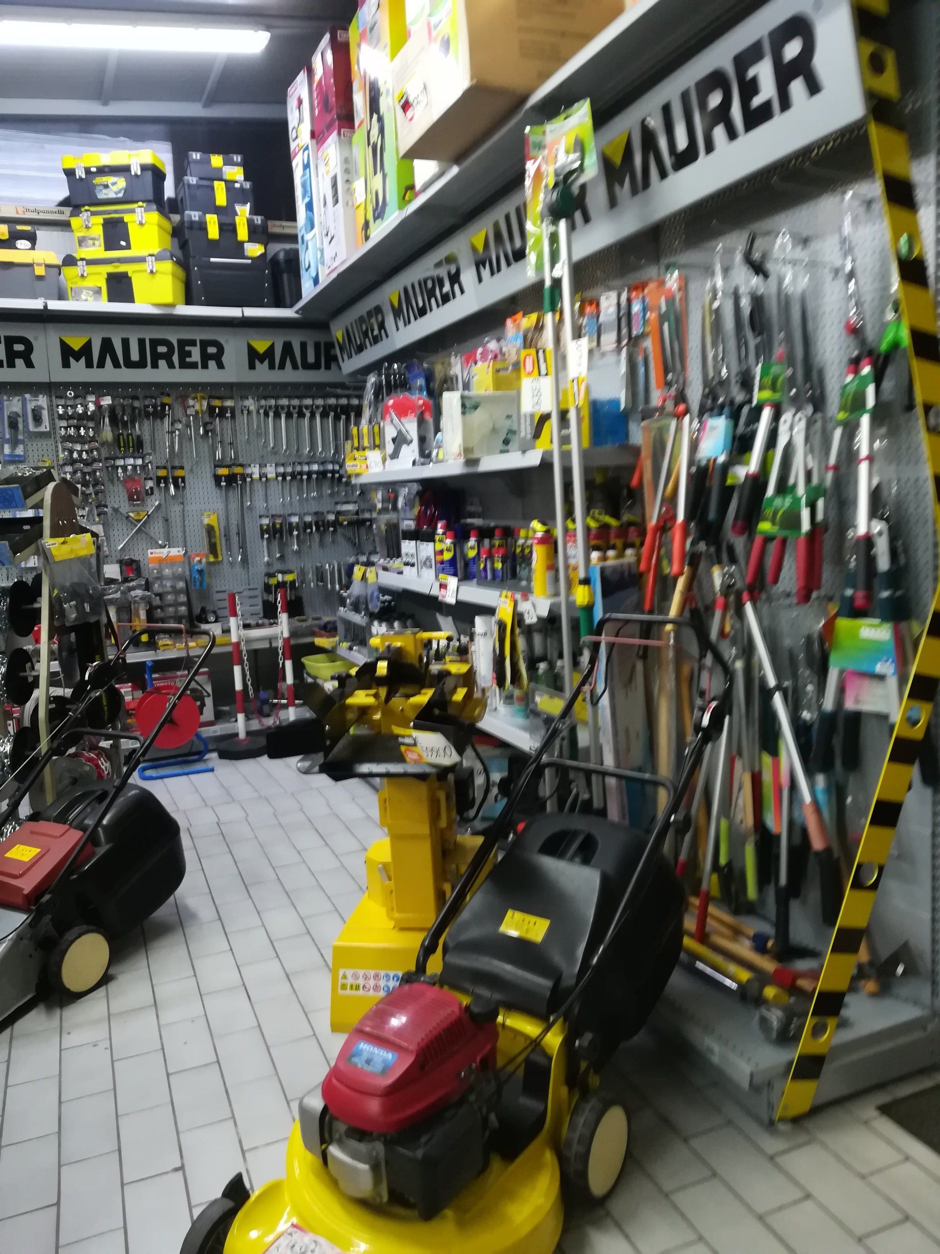 attrezzatura per cura del verde