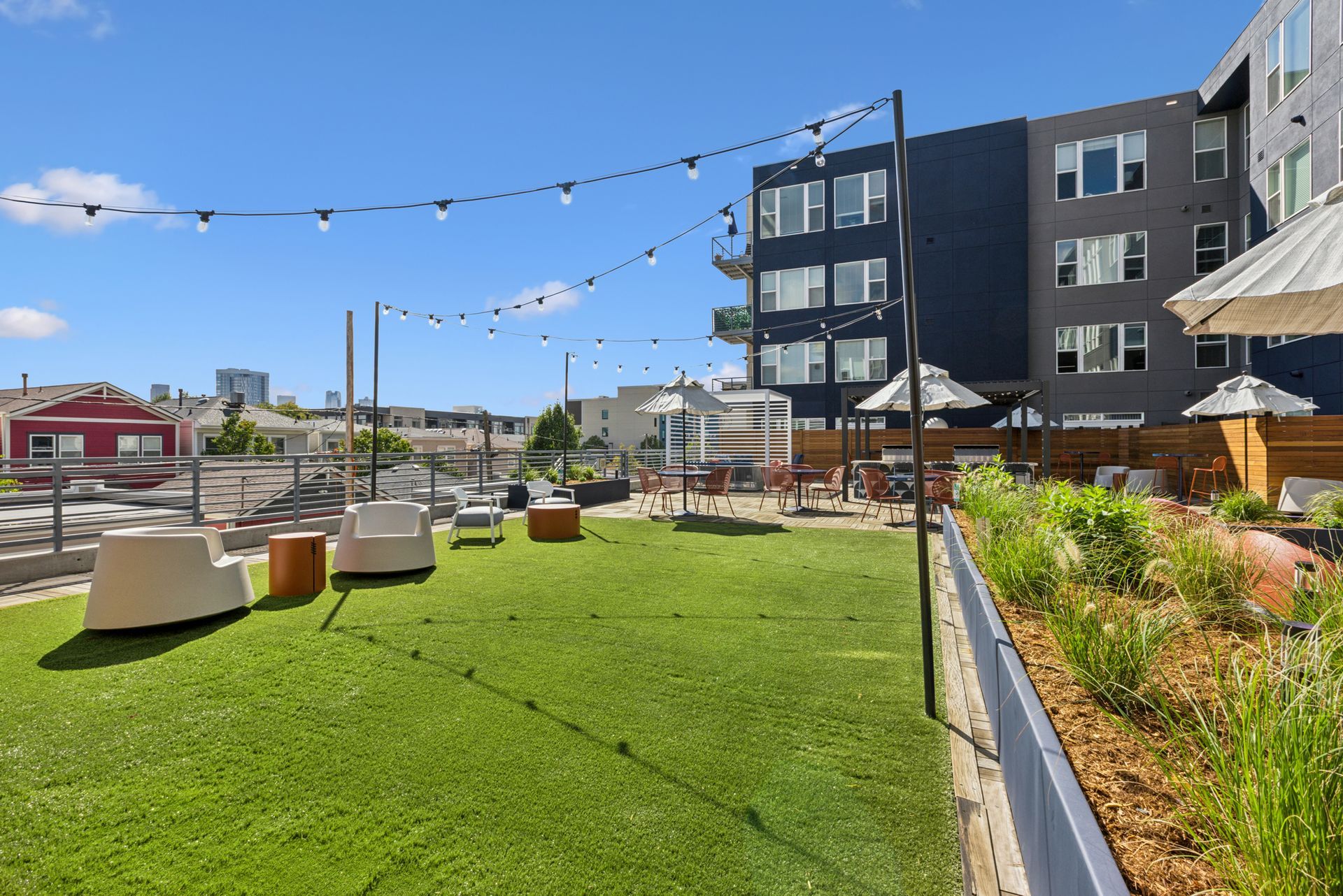 Wrenmoor LoHi rooftop grassy area