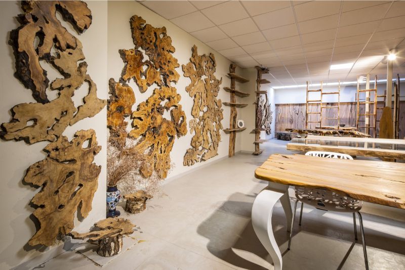 Realizzazione di complementi d'arredo in legno di ulivo