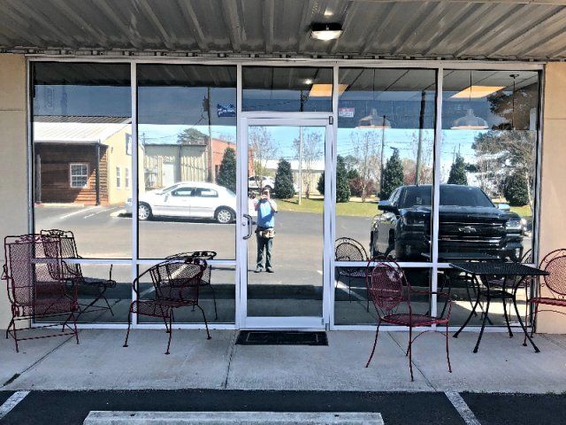 Mo's Jo's & Espresso - Business Tinted in Greenville, AL -2018