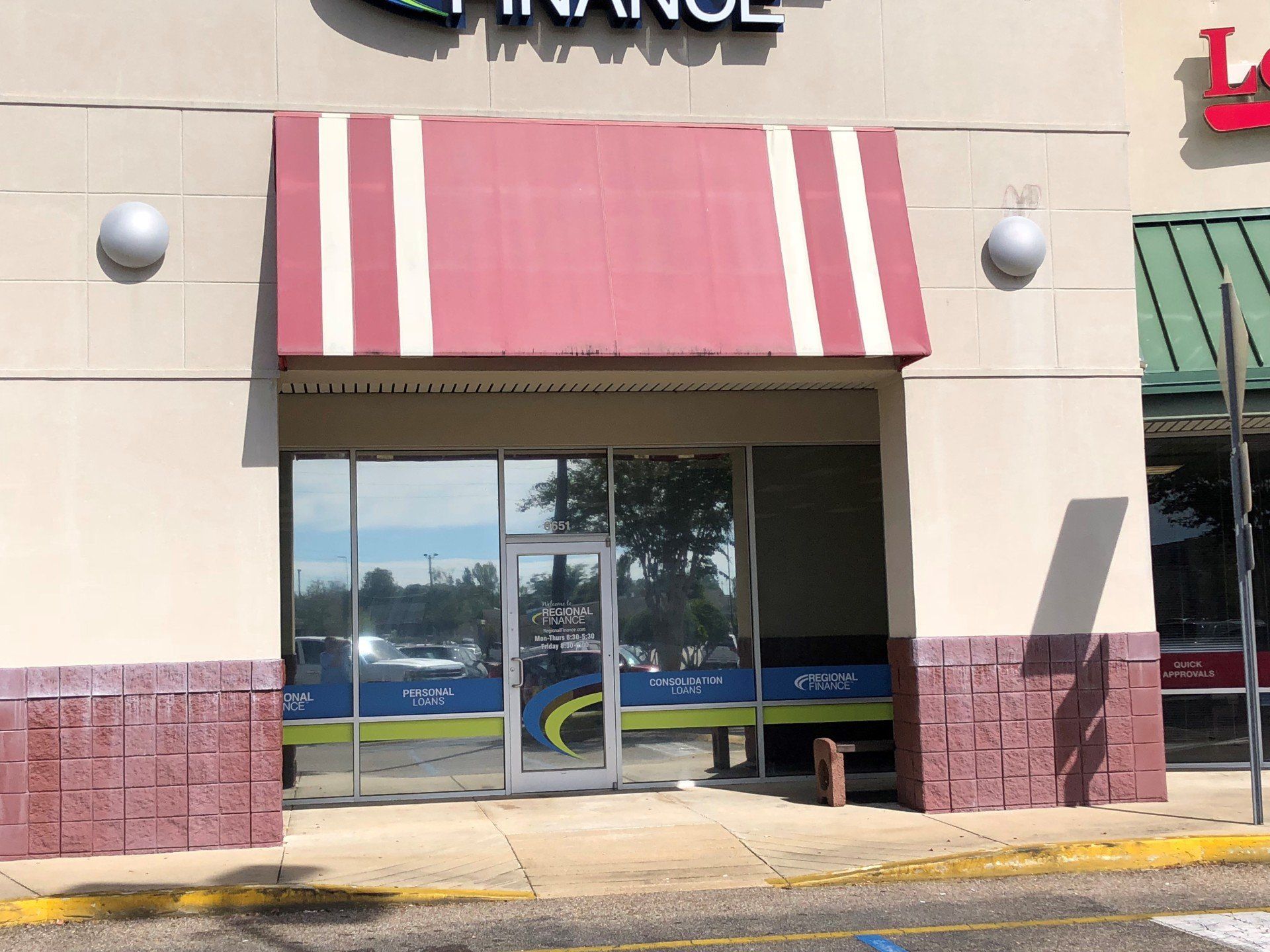 Professional business window tint installation on 10.27.2018 - Regional Finance in Montgomery, AL