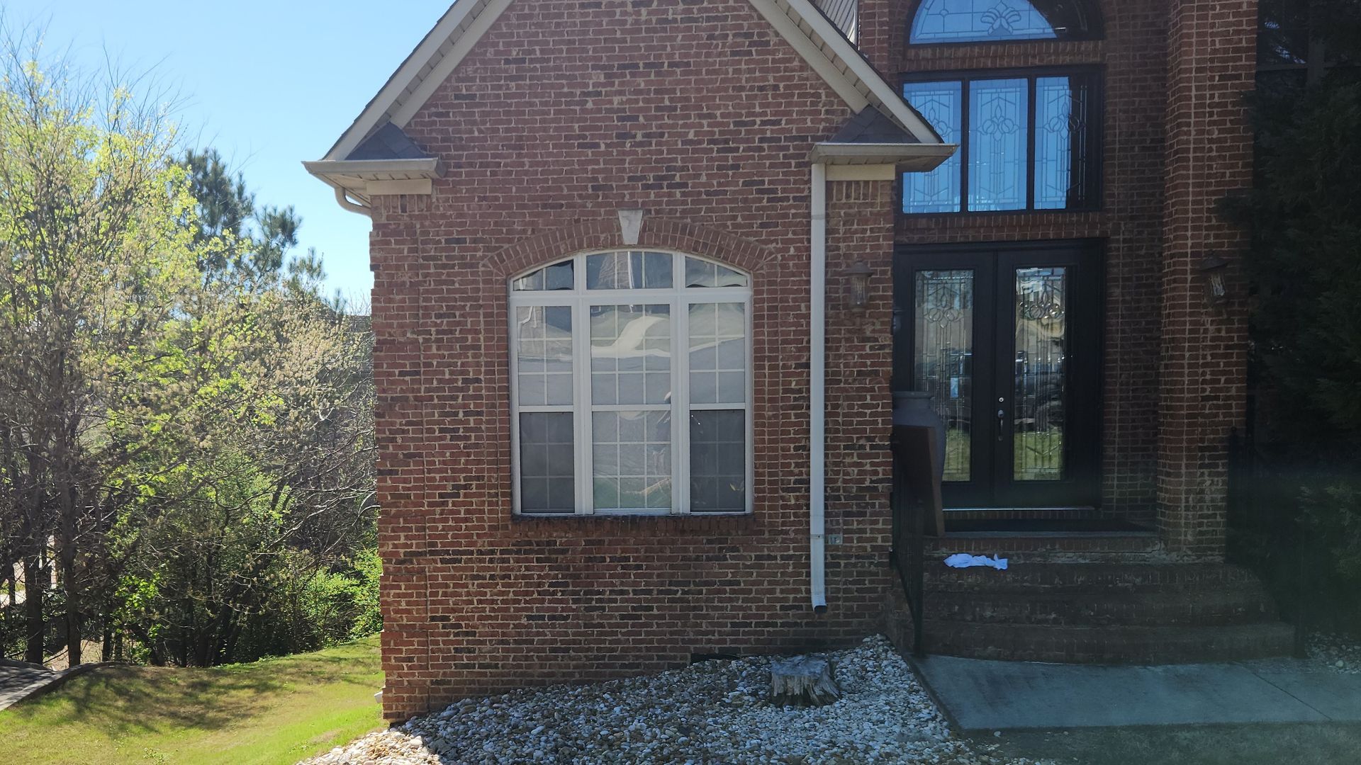 window tinting service in Birmingham AL - Now the room's purpose has been supported with the right privacy. With over 99% UV-Radiation blocked from entering the home windows in Birmingham AL