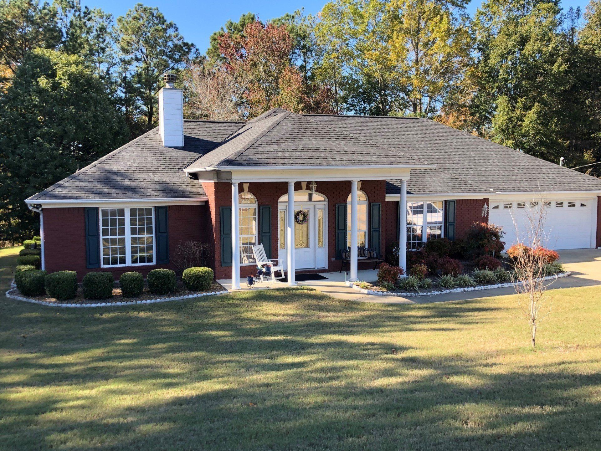 residential tint Auburn Opelika - real SPF Home Tint cut bright Sun glare leaving the ideal amount of Sunlight. Increasing clarity while looking out of home windows in Auburn AL