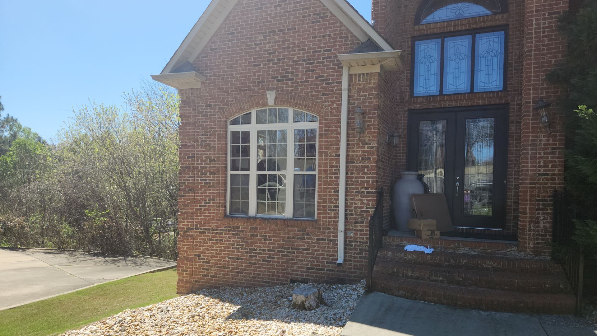 home window tinting in Birmingham AL - Now the room's purpose has been supported with the right privacy. With over 99% UV-Radiation blocked from entering the home windows in Birmingham AL