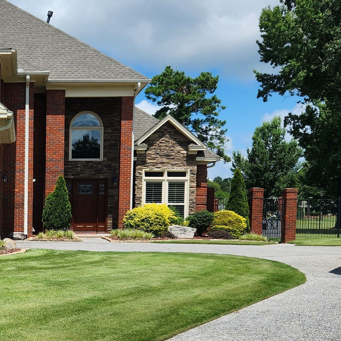 home efficiency window tint - SPF Performance Tint Upgrades Home Appeal adds shatter-proof-safety increases U-Value blocks maximum heat producing the most in energy efficiency for home or storefront windows in Alabama
