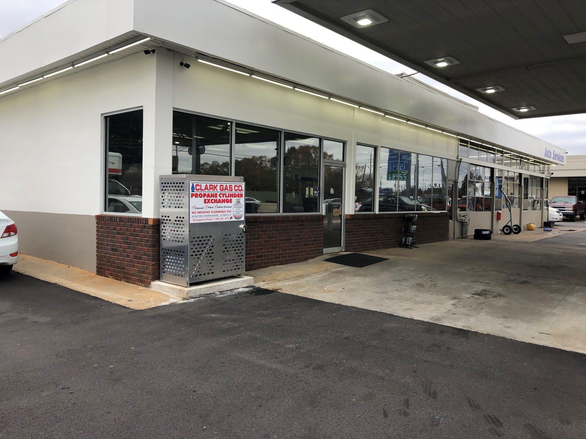 storefront tinting service in Prattville, AL
