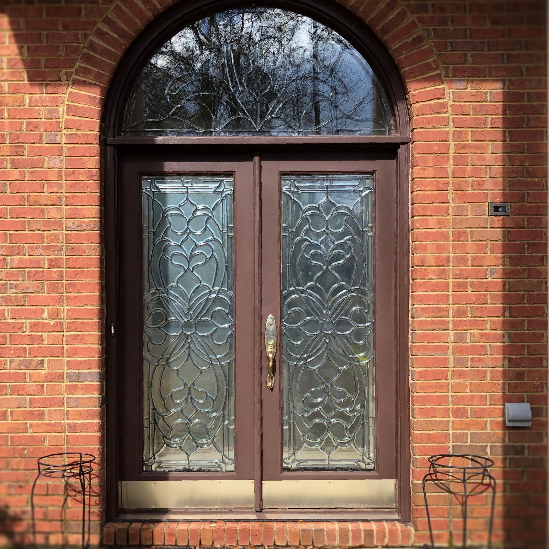 Professional residential window tinting service - home windows and glass doors 389 tinted on January 4, 2019