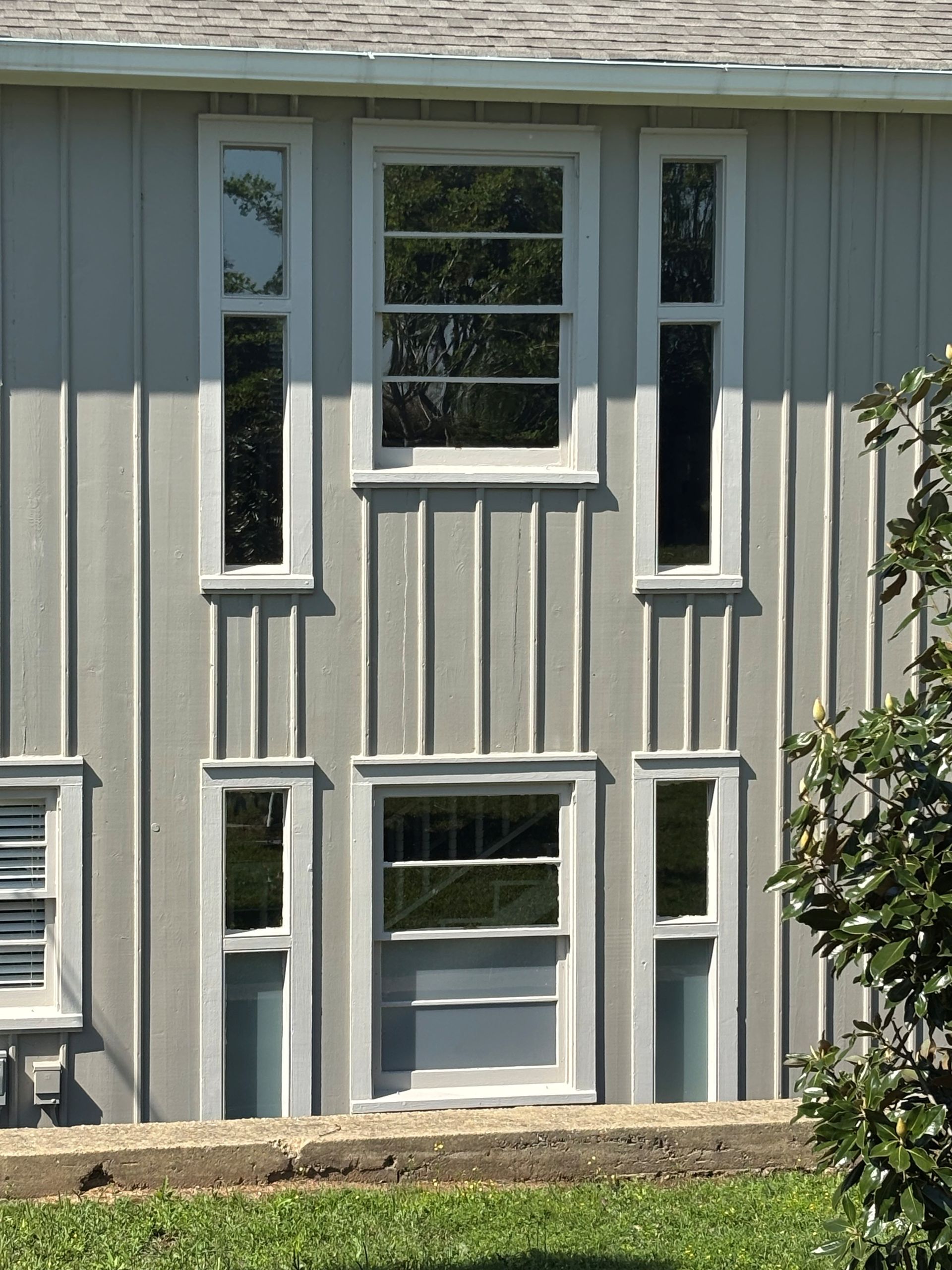 lake home window tinting in Eclectic Dadeville Wetumpka AL - SPF Dimmed Crystal Tint keeps a semi-transparent exterior window look at Lake Martin in Eclectic AL