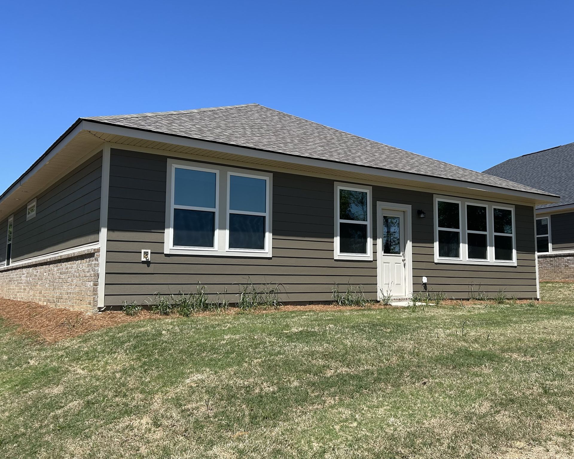 SPF Supreme View Home Tint bests window blinds letting in the desired level of Sunlight without heat gain inside rooms with windows, in Auburn, AL.