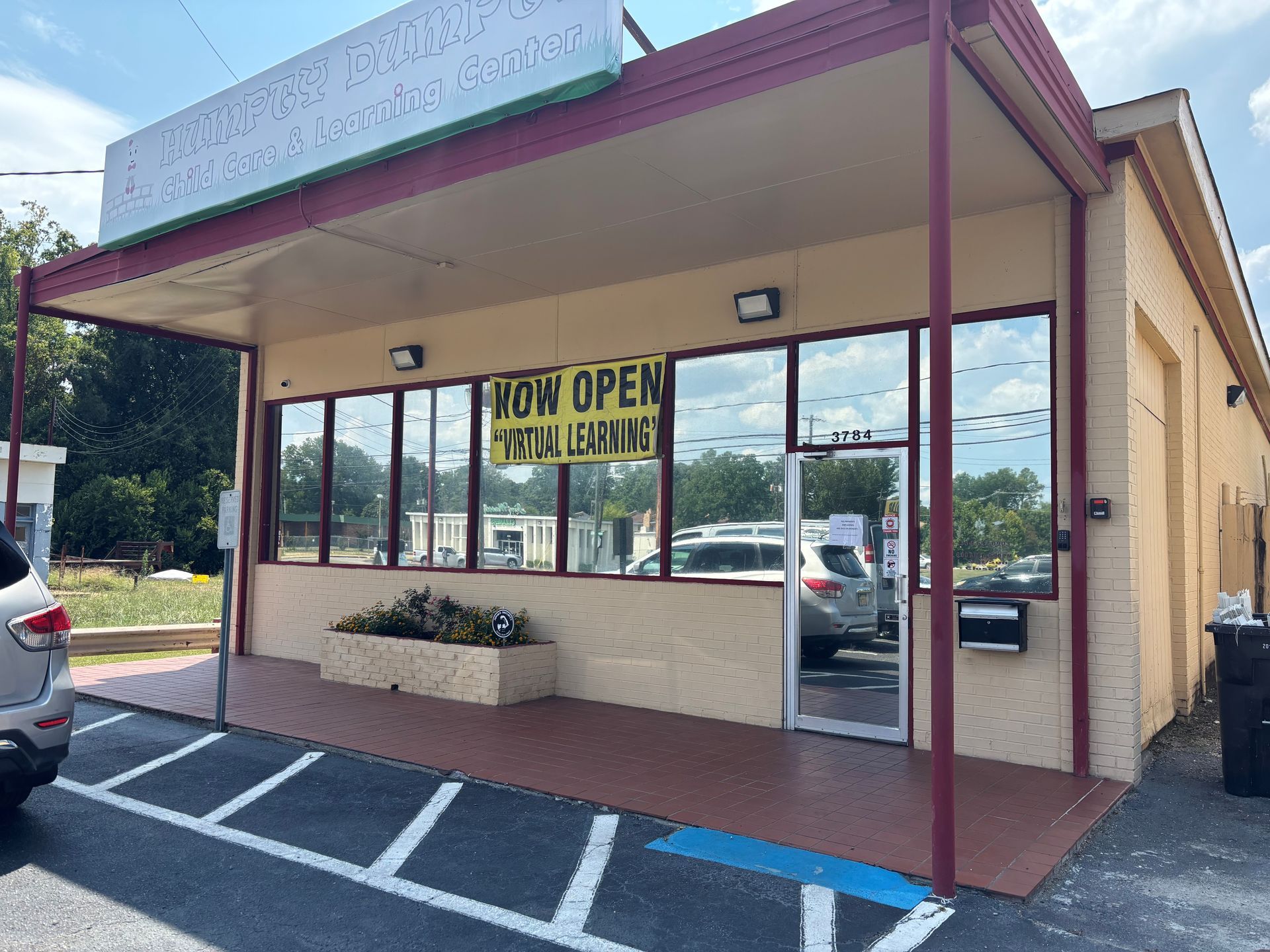 privacy window tint Montgomery AL - This modern window upgrade opened up usable space with even comfort inside the now one-way private windows. After SPF Performance Ultra Tint in Montgomery AL