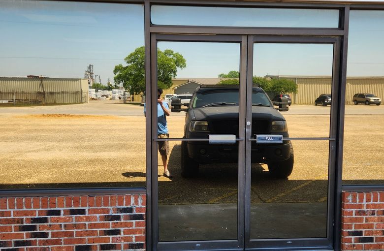 best window tinting service Montgomery AL - The performance amazed everyone inside after SPF ULTRA Tint instantly adds maximum Solar blocking benefits. Montgomery AL