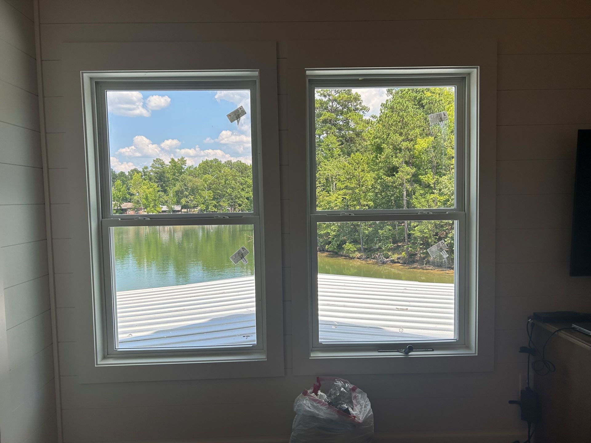 lake home window tinting - SPF home window tint adds efficiency plus HD-Visual clarity without heat or Sun glare at lake Martin. Eclectic AL