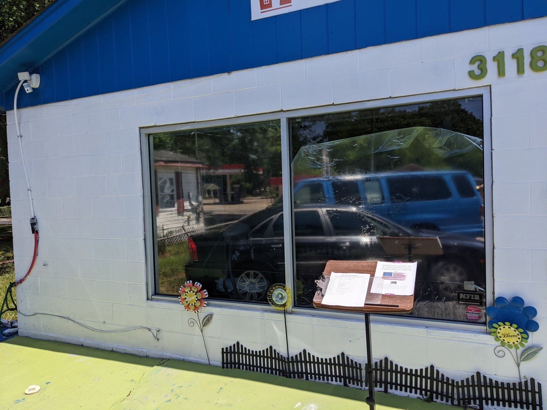 business storefront tinting in Montgomery, AL - The Heat & Bright Glare were both causing issues at Wonderland Daycare in Montgomery, AL.