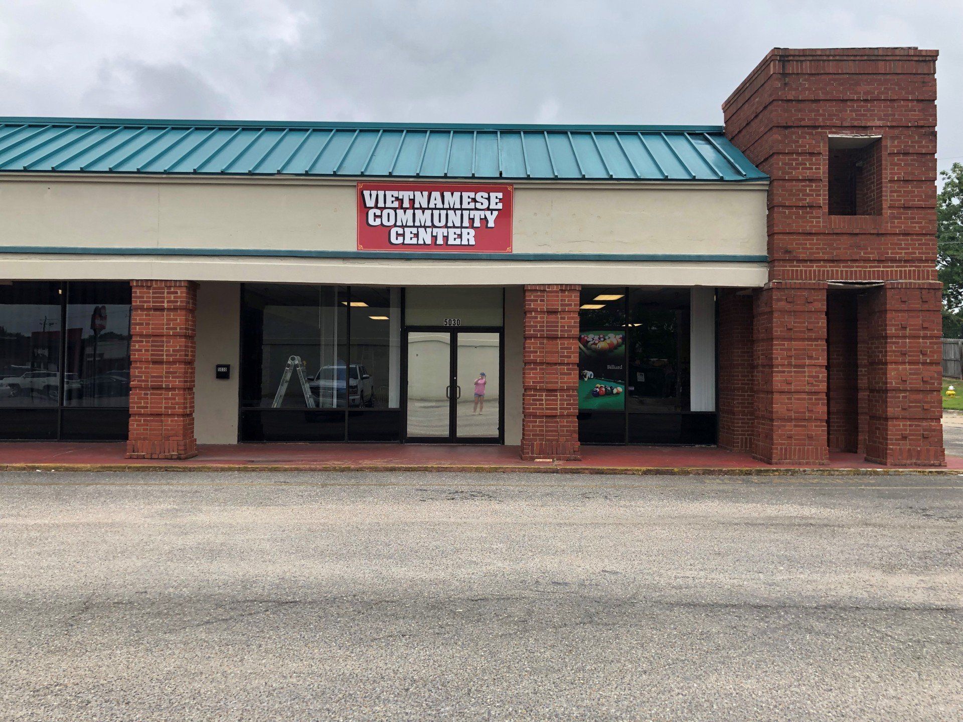 storefront windows professionally Secured on 7.23.2019 - commercial security tint film installation at business in Alabama