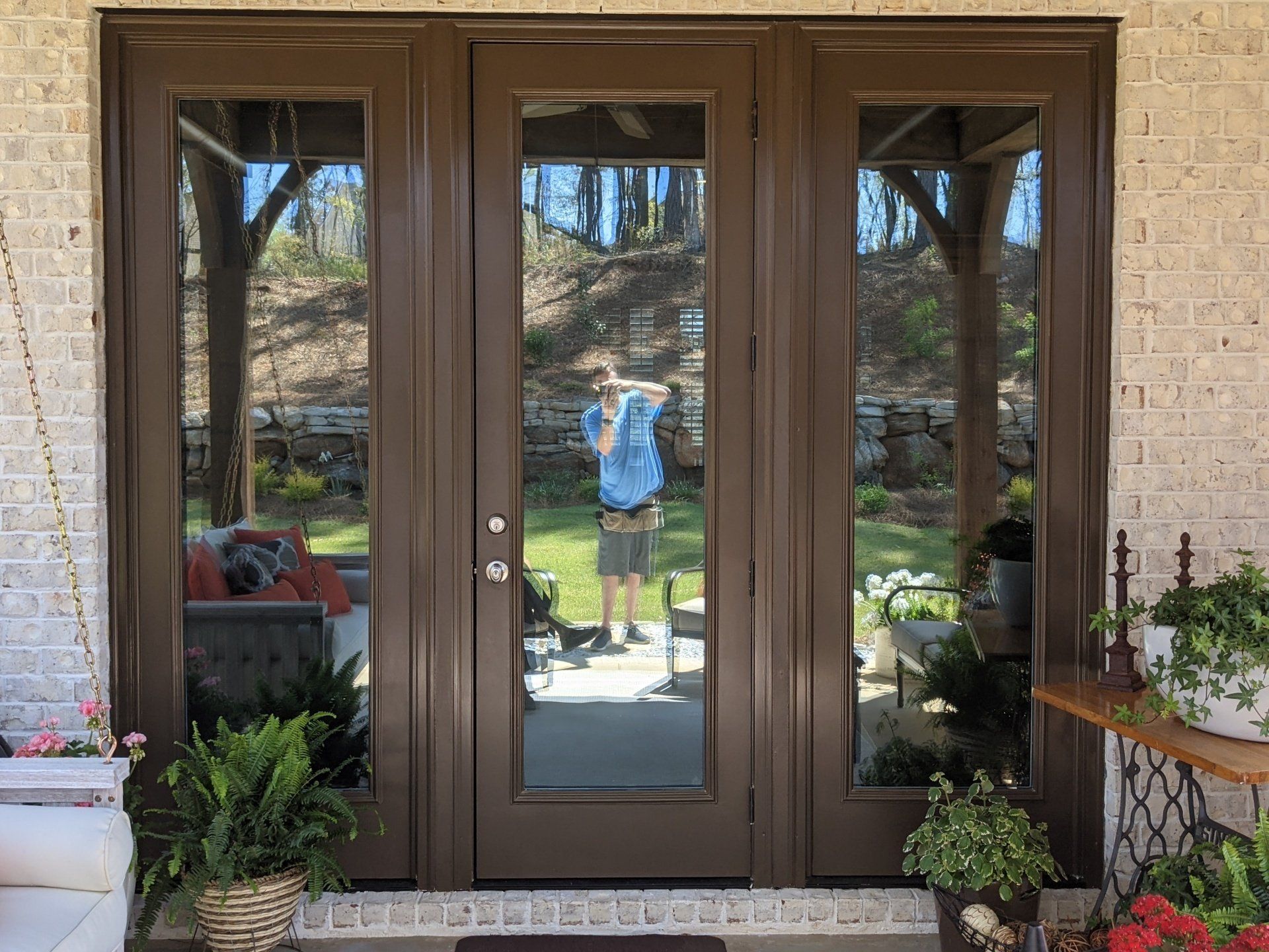 home window tinting in Auburn AL - SPF' Supreme View created the perfect home environment. Blocking bright Sun distortion & UV-Heat. AUBURN, AL