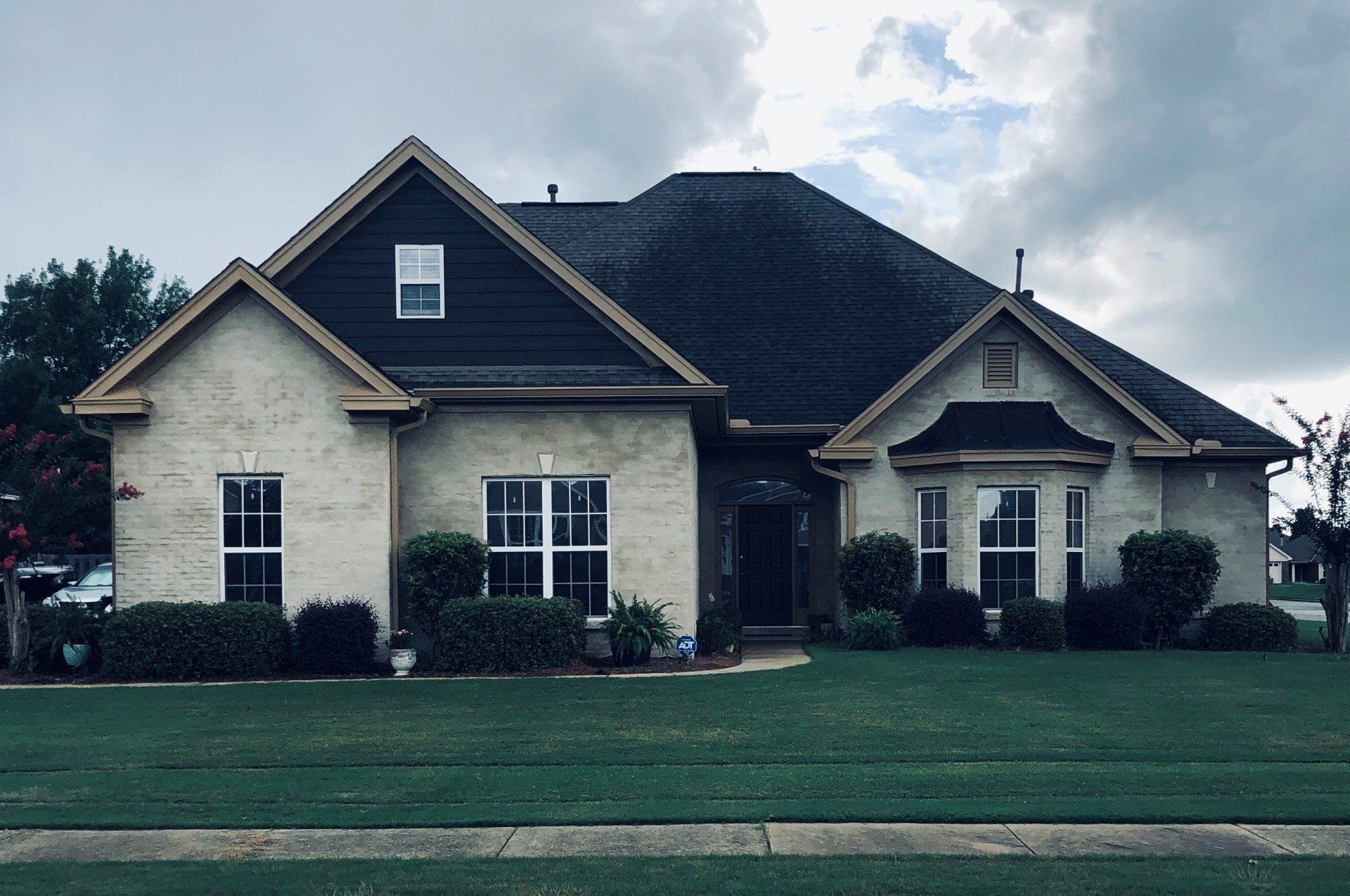 home window tint in Deer Creek AL - After SPF Tint on 7/29/2020. The climate is controlled and the perfect lighting filters into this home in Deer Creek, AL