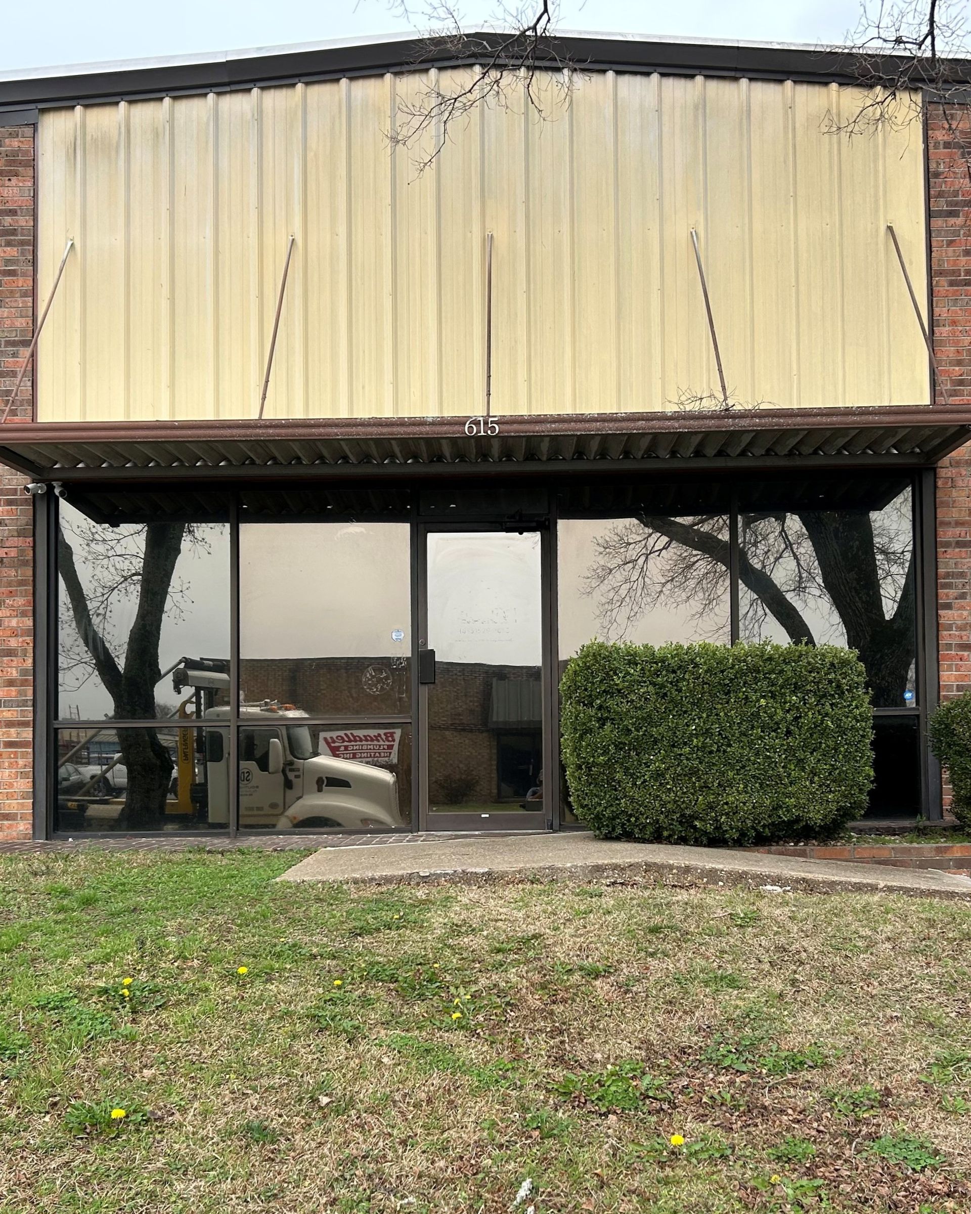 energy efficient window tint - SPF Performance Ultra Tint stops heat gain plus UV Sun glare. Montgomery, AL