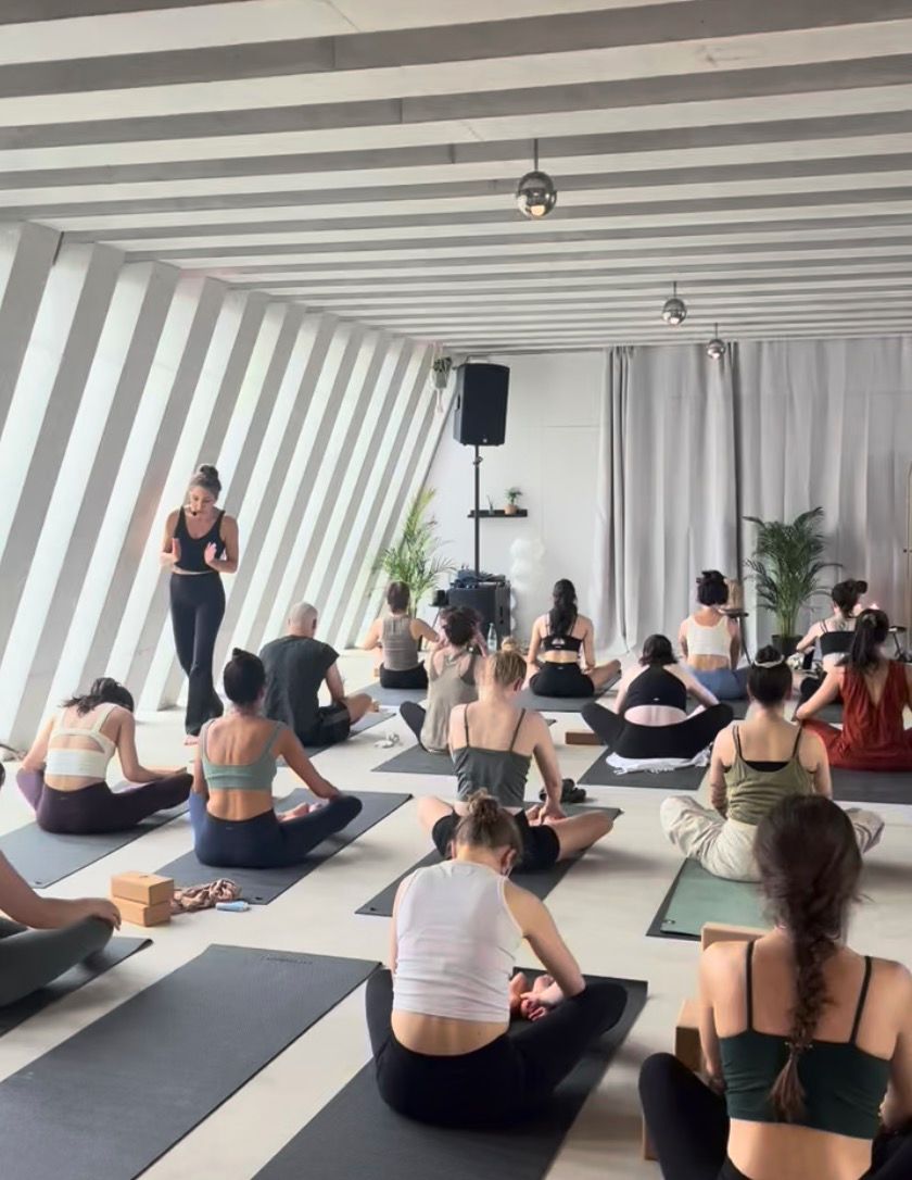 Annie teaching Yoga Open Studios Neukölln