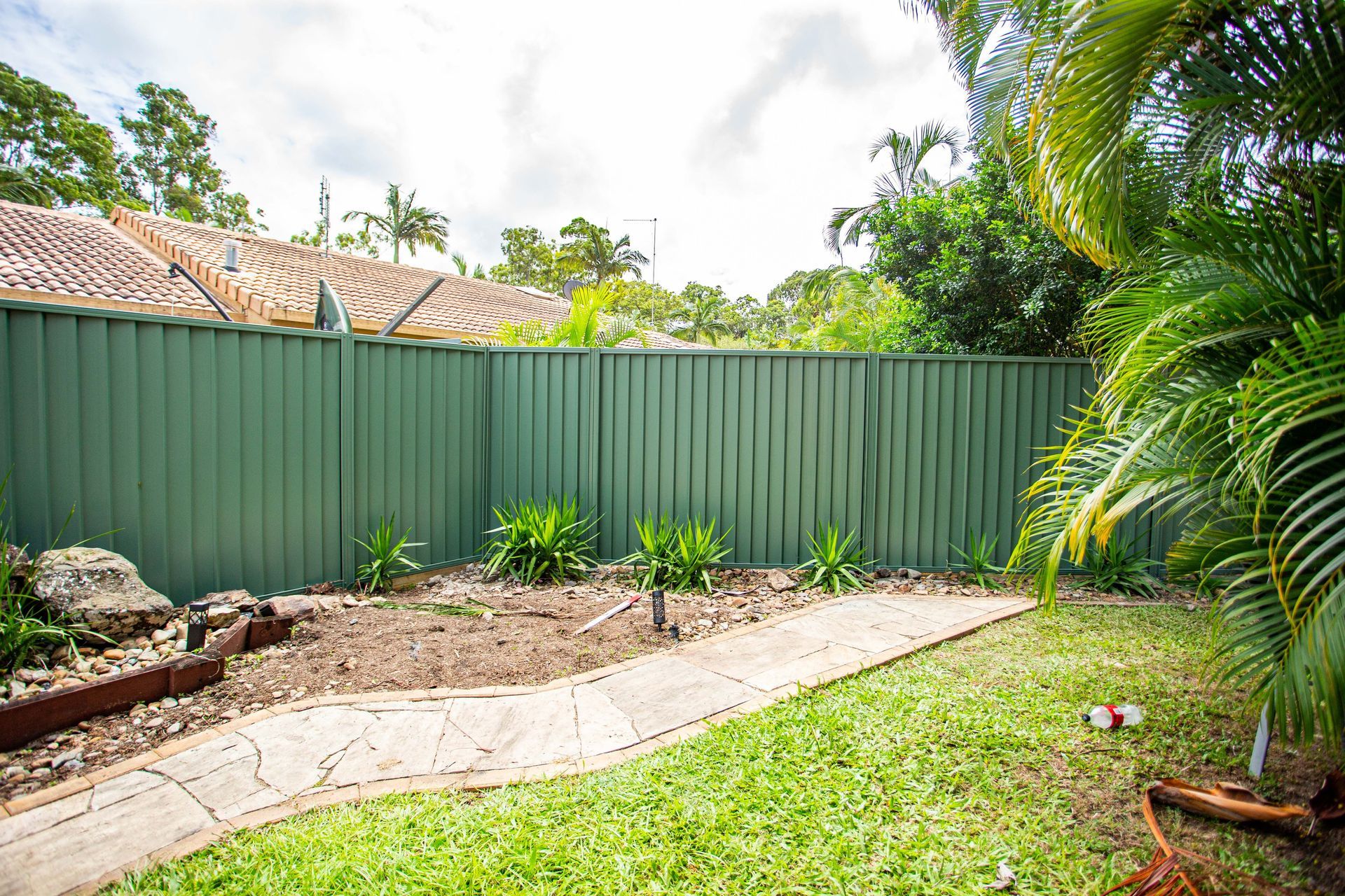 fencing contractors Pacific Pines