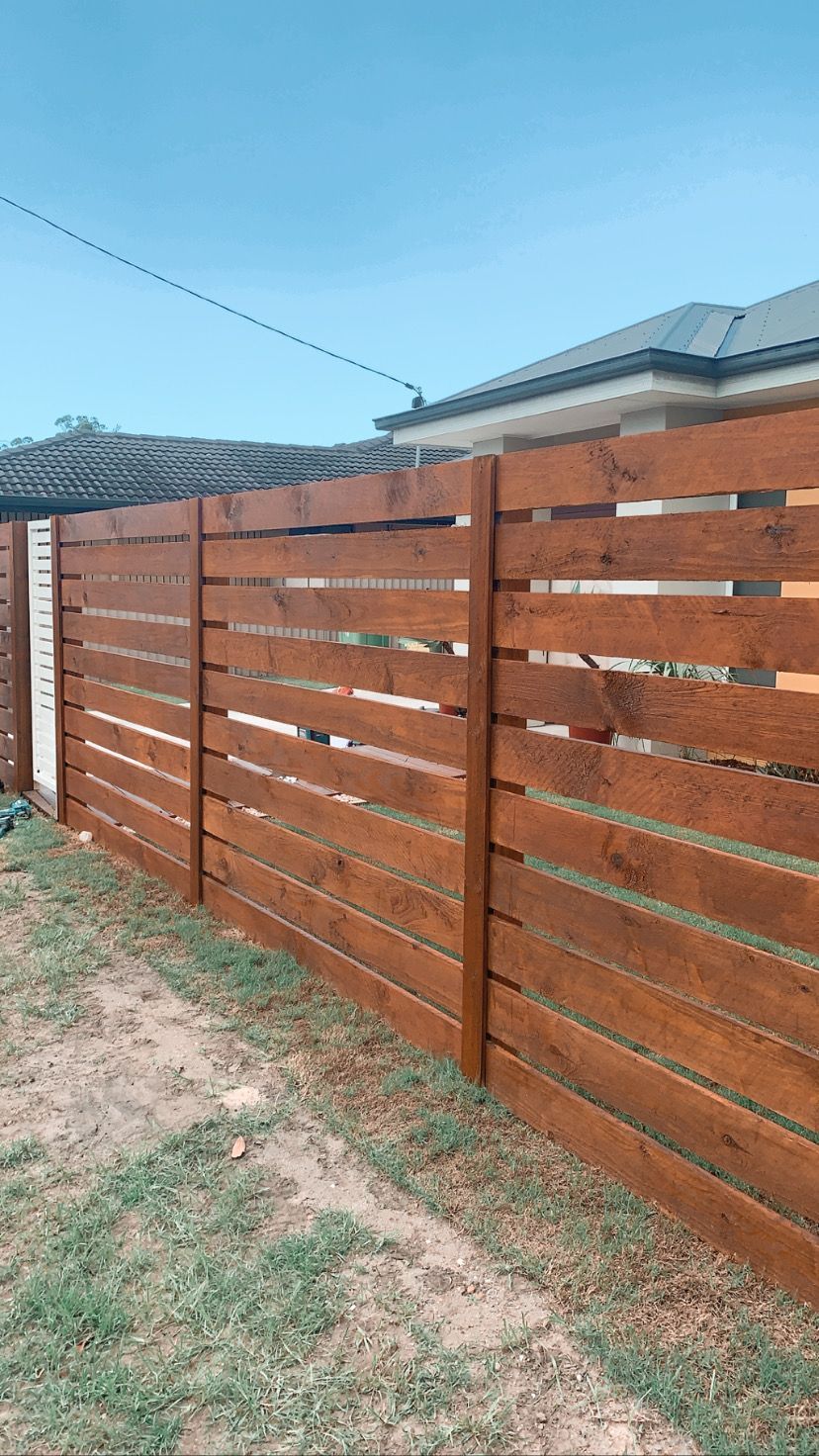 Friendly Neighbour & Horizontal Fencing